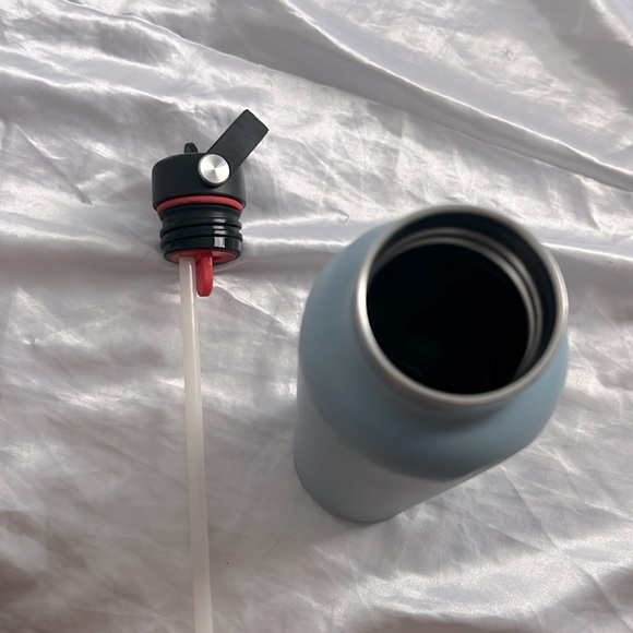 Baby blue hydro flask 24 ounce - Picture 6 of 6